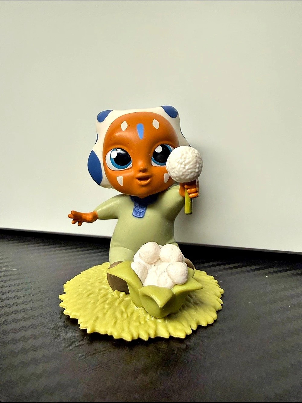 Star Wars The Bounty Collection Series 7 #40 Baby Ahsoka Figure